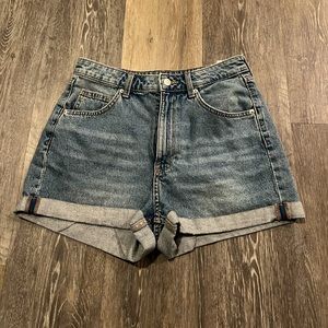 H&M Women's Denim Shorts - Size 6